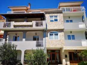 Apartments Villa Dona  Макарска 